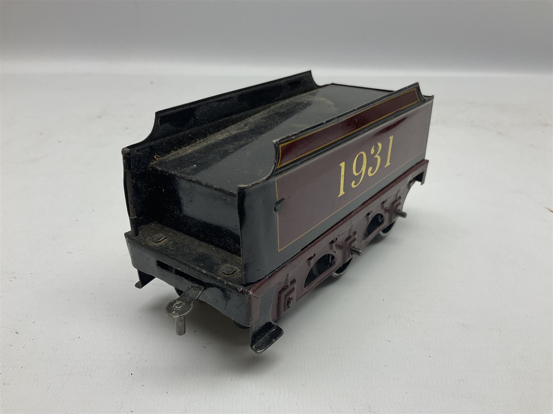 Bassett-Lowke '0' gauge - clockwork 4-4-0 locomotive 'Duke of York' No.1931 with tender, lithographed LMS crimson/black; original box with key