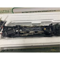 Jouef ‘HO/00’ gauge - Flandre Riviera electric train set ref.7655; Class 40 ‘Empress of Britain’ D120 locomotive in BR green ref.8913; one SNCF coach ref.5293; all in original boxes; four further loose navy blue Compagnie Internationale coaches comprising three sleeping cars and one luggage car (7) 