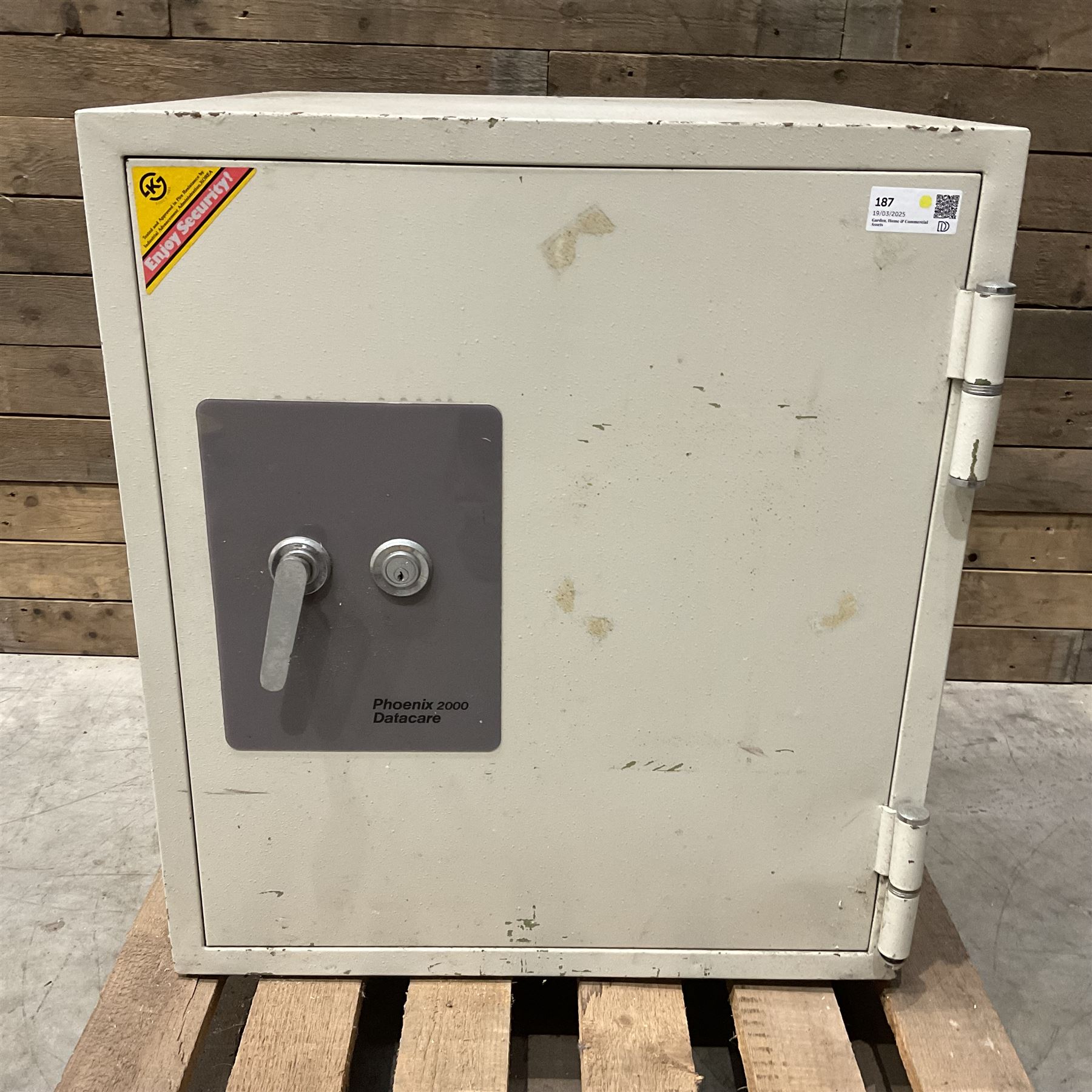Phoenix 2000 Datacare safe, with key