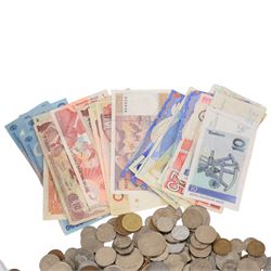Collection of late 20th century international coins and banknotes, mostly 'holiday change'