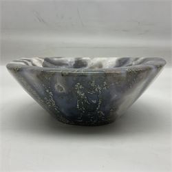 Polished agate bowl, with a shallow concave centre, D19cm, H7cm
