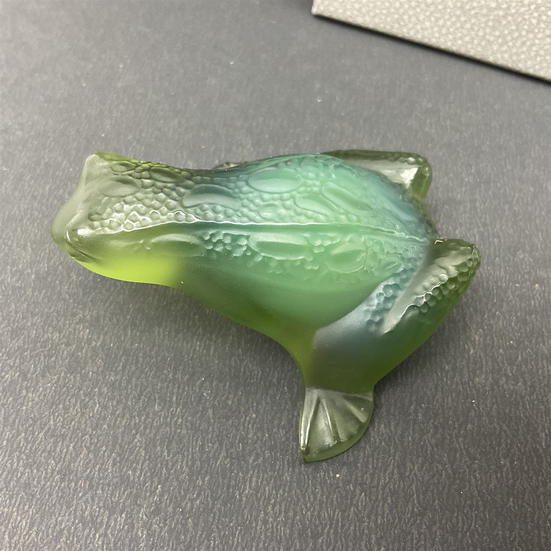 Lalique small green glass frog, signed to base, with original box, H3cm 