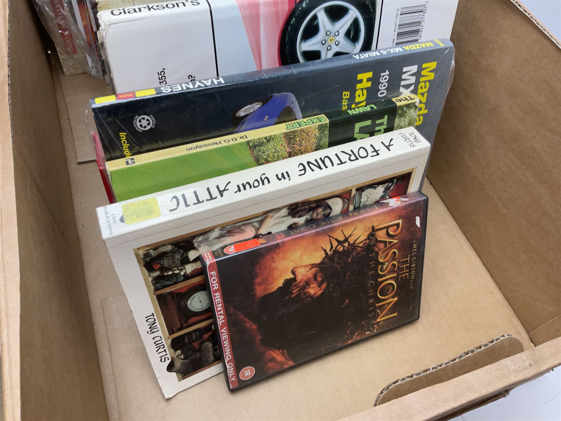 Collection of reference and books, to include Miller's Collectors Cars, Spring Guide, World Furniture, Miller's Collectables Price Guide, etc in one box