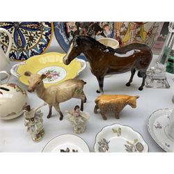 Quantity of ceramics to include Royal Doulton Bunnykins money box, Wedgwood Peter Rabbit money box together with ceramics by Coalport, pair of oriental vases, Beswick (all a/f), glassware, jewellery etc