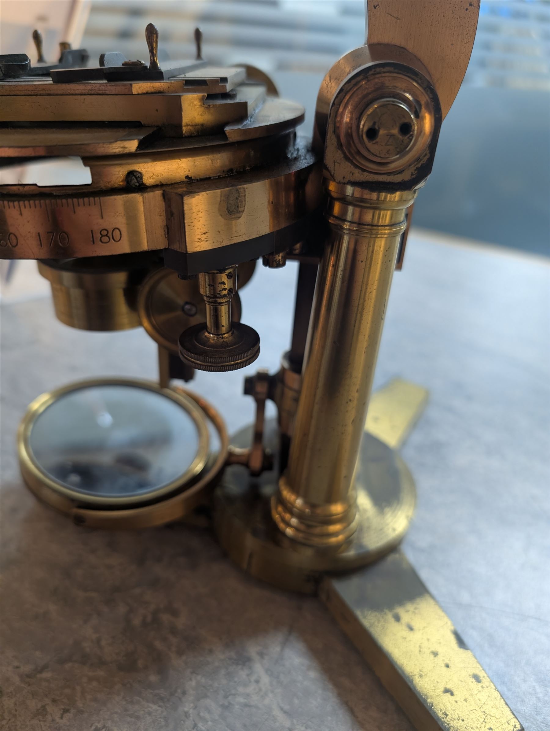 19th century brass binocular microscope by R&J Beck, 31 Cornhill London, numbered 6386, with rack and pinion focusing, housed in wooden case with case of accessories, including eyepieces, objective lenses and condenser