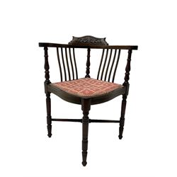 Edwardian walnut corner chair