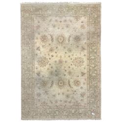Persian Zeigler rug, ivory ground and de