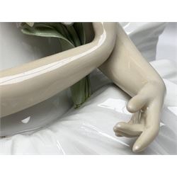 Lladro figure, Jester Serenade, modelled as a ballerina with bouquet of flowers seated before a jester playing the violin, limited edition 2541/3000, sculpted by Antonio Ramos, no 5932, with original box, year issued 1993, year retired 1994, H37cm