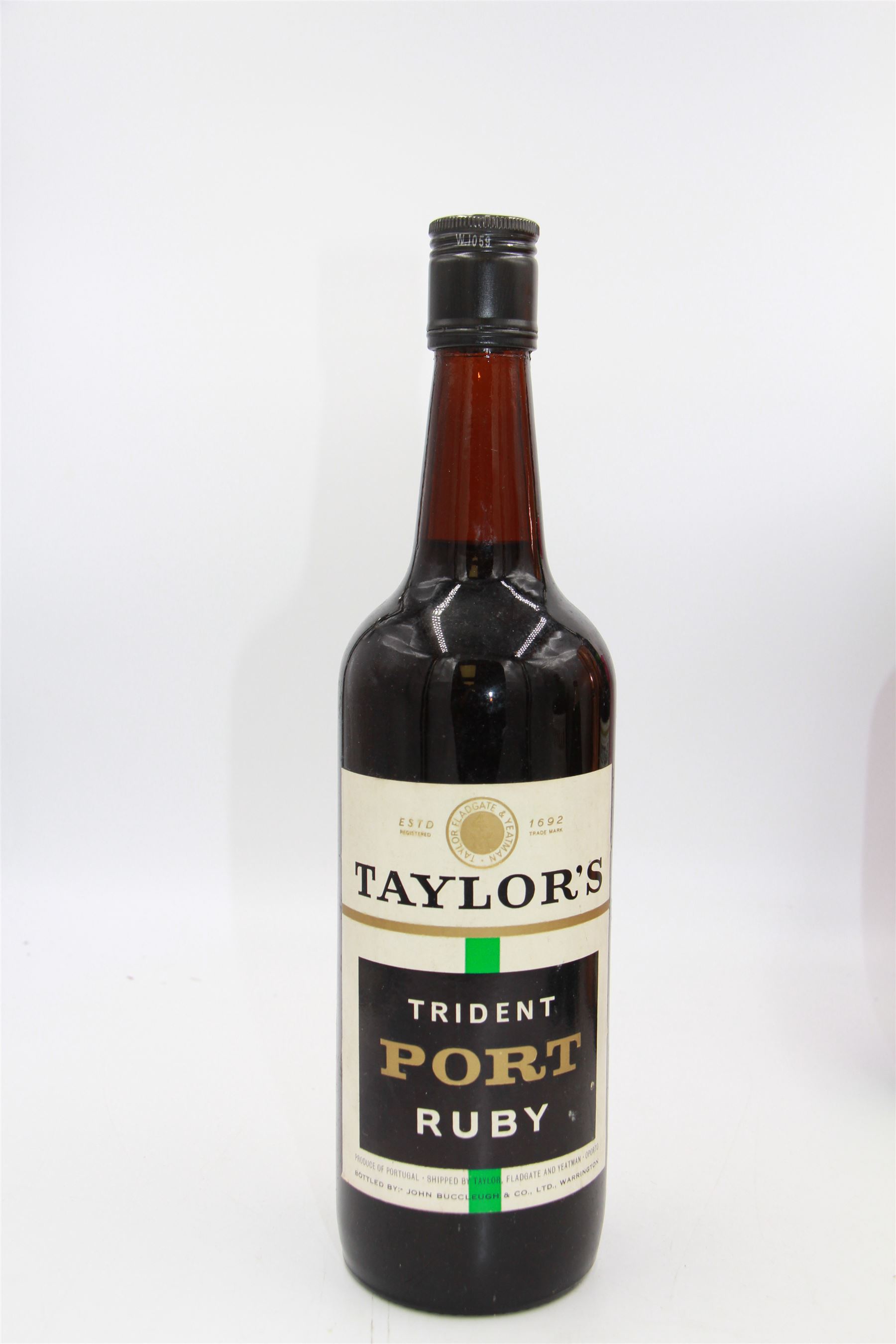 Mixed alcohol, comprising, three bottles of Harveys Bristol Cream Sherry, Harveys Bristol Milk Sherry, Croft very old pale cream sherry and Taylor's Trident port, various contents and proof  (6)