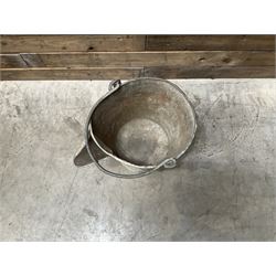 Vintage galvanised dolly tub with galvanised tub and two buckets