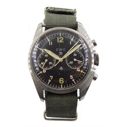 CWC British military Royal Navy 17 jewels chronograph wristwatch dated 1975, Valjoux cal. 7733, screw back case issue markings 0552/924-3306 ^ 4650/75, on original fabric strap
