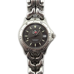  Tag Heuer Professional stainless steel mid-size quartz wristwatch S99.213K circa 1995/6  