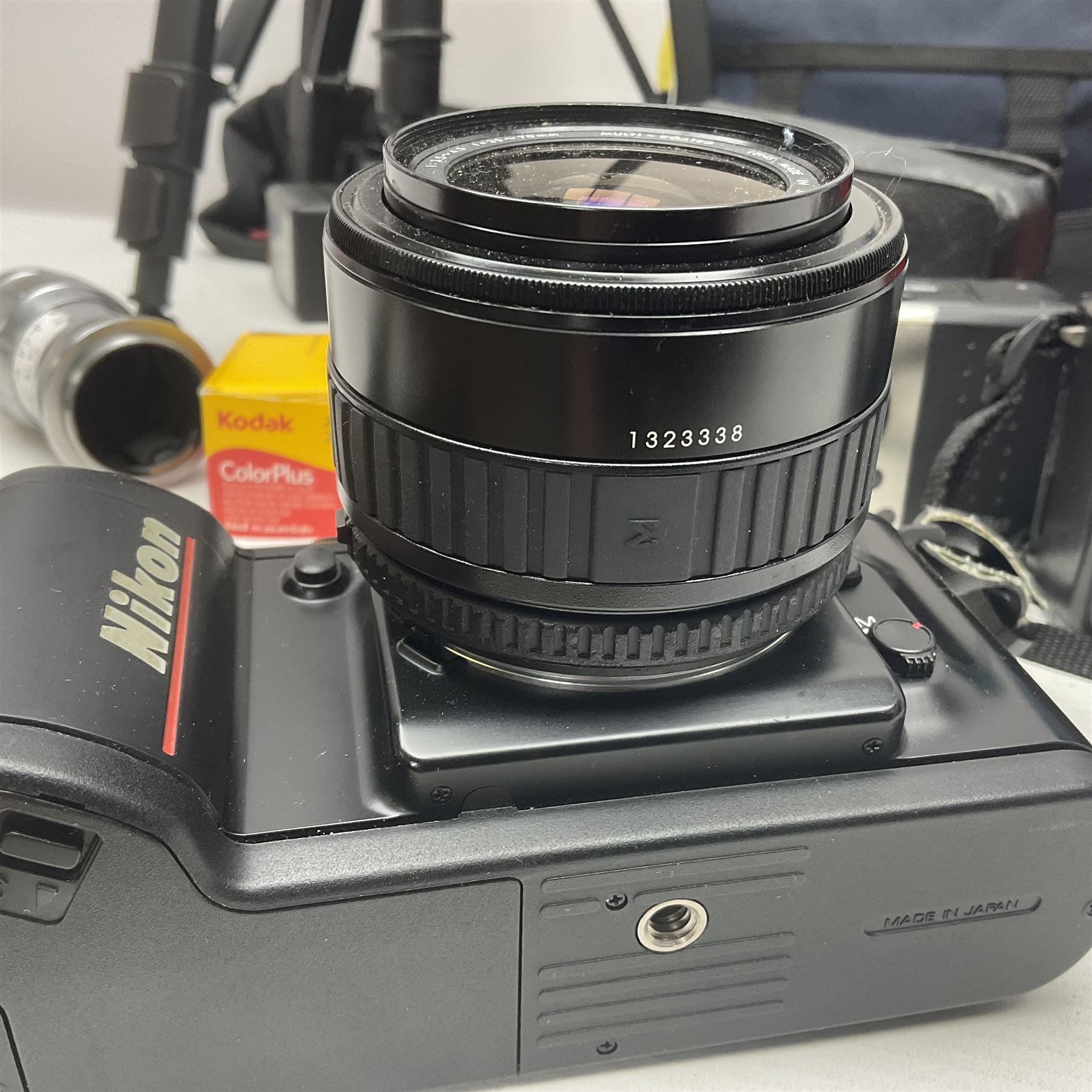 Collection of cameras, including Nikon F401 AF camera body, serial no 2111407, with Sigma Zoom Master 1:3.5-4.5 f=35-70mm lens, Fujifilm camera body etc 