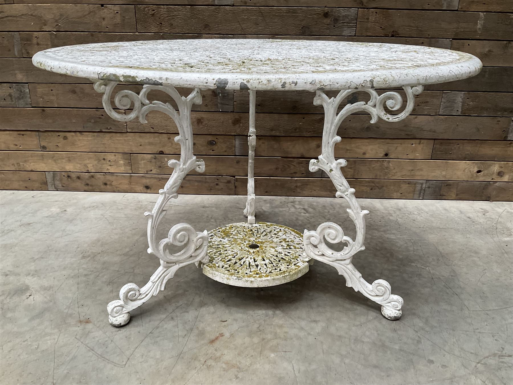 Victorian design cast aluminium circular garden table (D109cm, H72cm) and six armchairs 