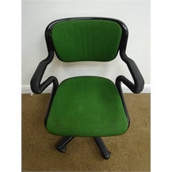  Three 1970s Italian upholstered 'Vertebrae' office chairs designed by Giancarlo Piretti and Emilio Ambasz for Castelli comprising two swivel and one arm chair with reclining backrest and a sliding seat (W58cm)  