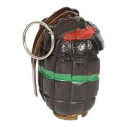 WWI No.5 Mk.1 Mills Bomb,Hand Grenade, the base dated 1916, the side cut-away and painted, H10cm