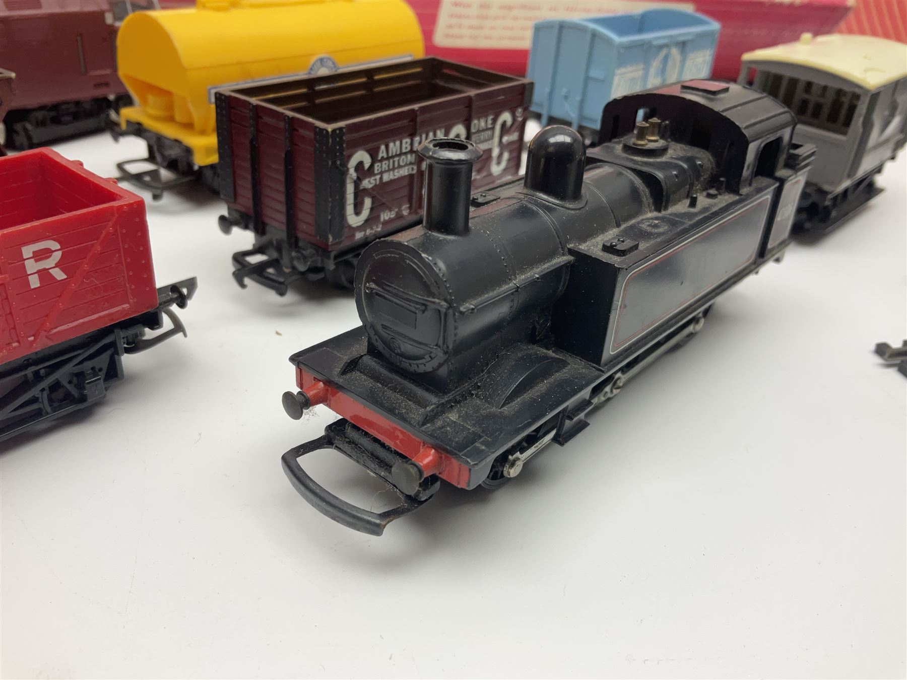 Hornby '00' gauge - LNER Heavy Goods Electric train Set with Class B12 4-6-0 locomotive No.8509, tender, seven wagons and accessories; boxed; Class 52 'Western' Diesel Hydraulic C-C locomotive 'Western Courier' No.D1062; Class 3F 'Jinty' 0-6-0 tank locomotive No.47606; and six goods wagons; two power controllers and oddments of track; all unboxed; together with Hornby Dublo TPO Mail Van Set with separate Line Side Apparatus and Junction Signals; all boxed