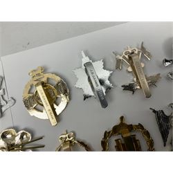 Military badges - approximately eighty predominantly staybrite glengarry, cap and collar badges and small quantity of plastic badges
