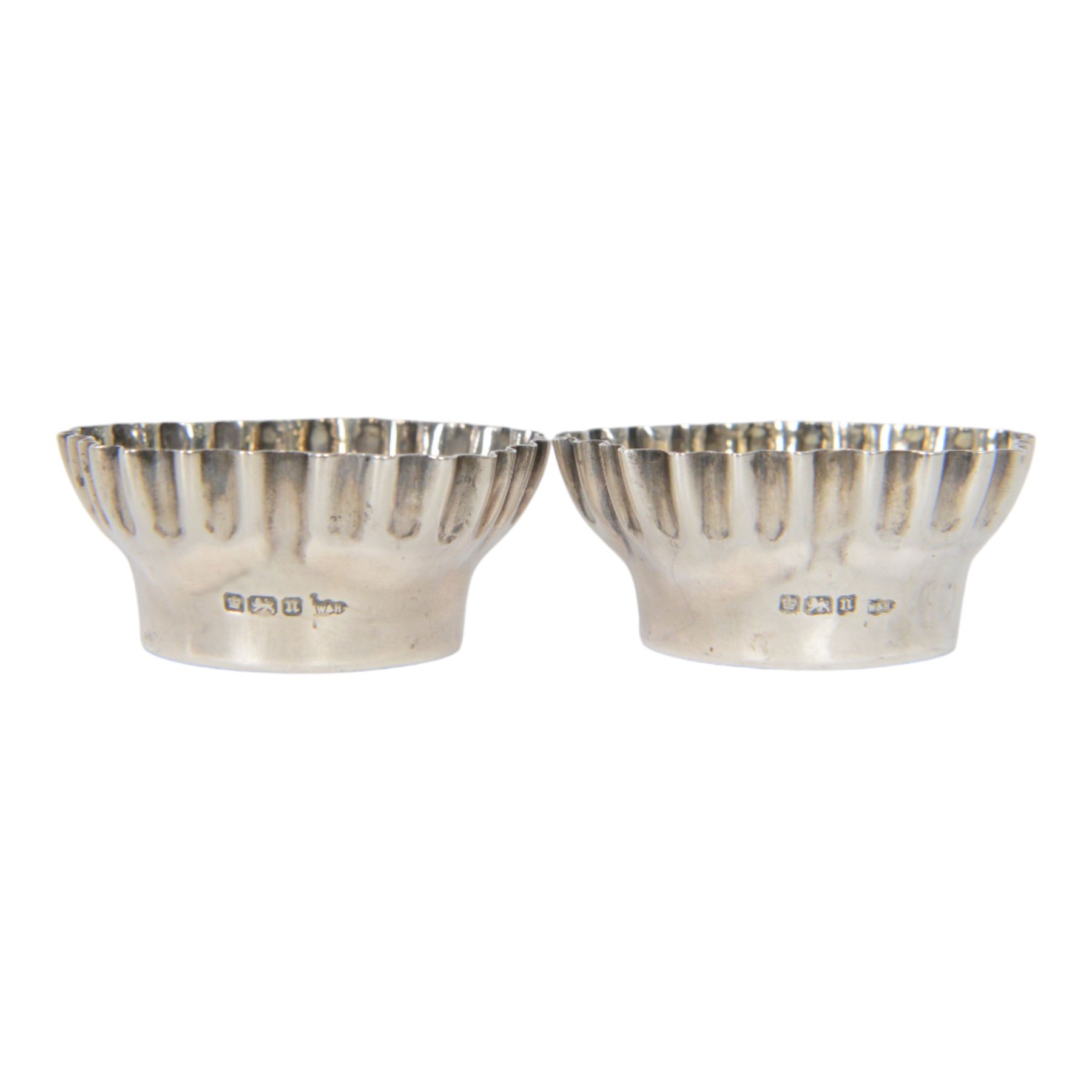 Pair of Walker and Hall silver open salts with crimped edges, hallmarked, D4.5cm