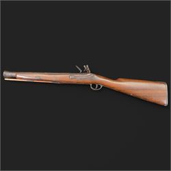 Blunderbuss flintlock long pistol, with 42.5cm flared steel barrel, with later ram rod beneath barrel, overall L83cm