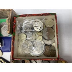 Collection of coins to include 1977 Silver Jubilee crown coins, Medal commemorating the Coronation of George VI, 1937, bank notes etc
