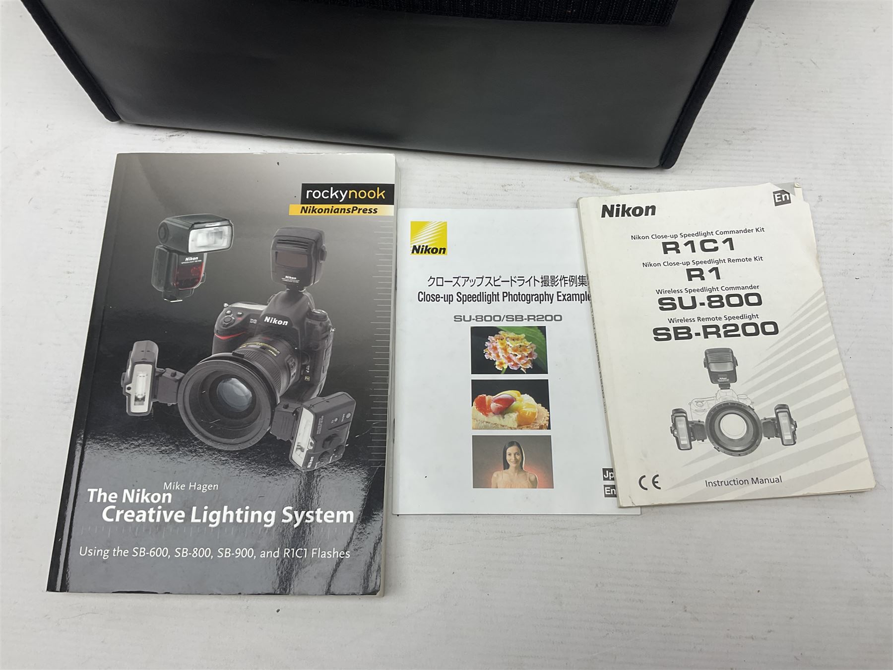 Nikon Creative Lighting System Speedlight kit, with manual and hard case 