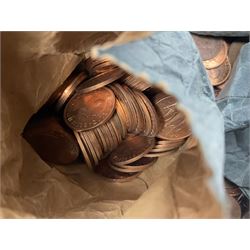 Great British and World coins, including pre-decimal pennies and half pennies, other pre-decimal coins, commemorative crowns, Euro coinage, United States of America one dollar banknotes etc