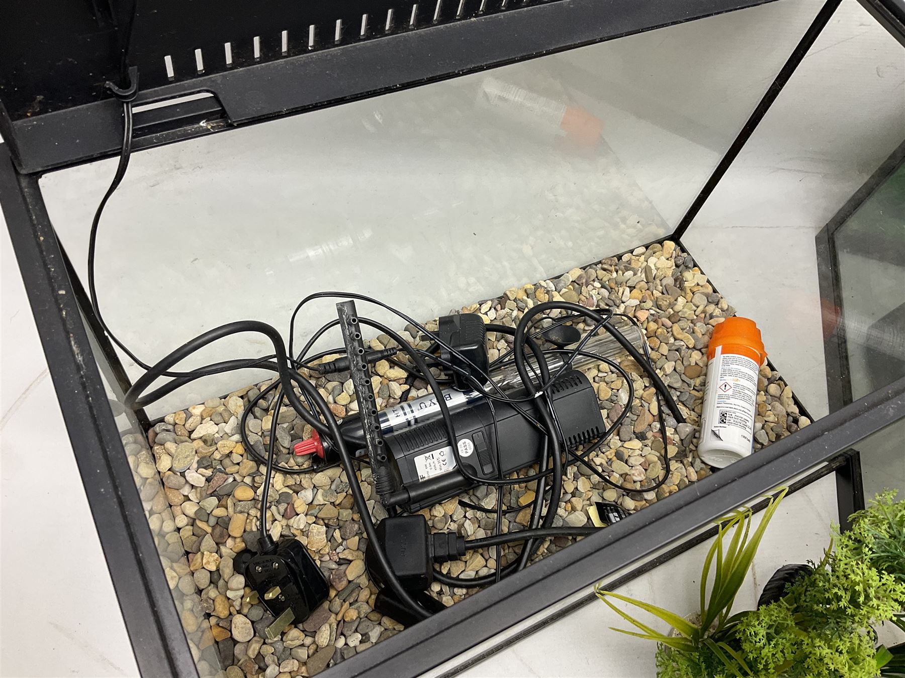 Two fish aquariums, comprising Interpet Aquapod LED starter kit 45l and PAH Fishbox 48l, with various accessories, tallest H40cm