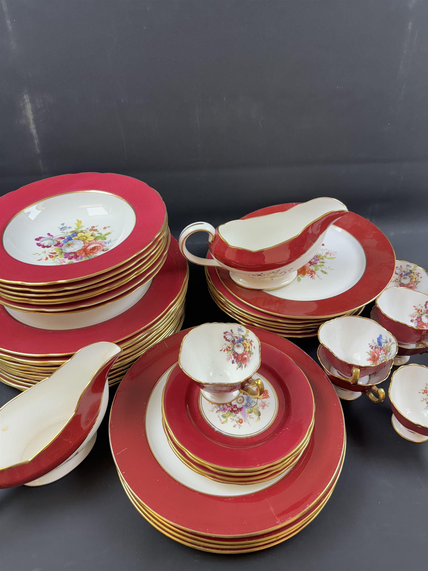 Hammersley tea and dinner service, including twelve dinner plates, twelve teacups, two sauce boats, two covered dishes etc  