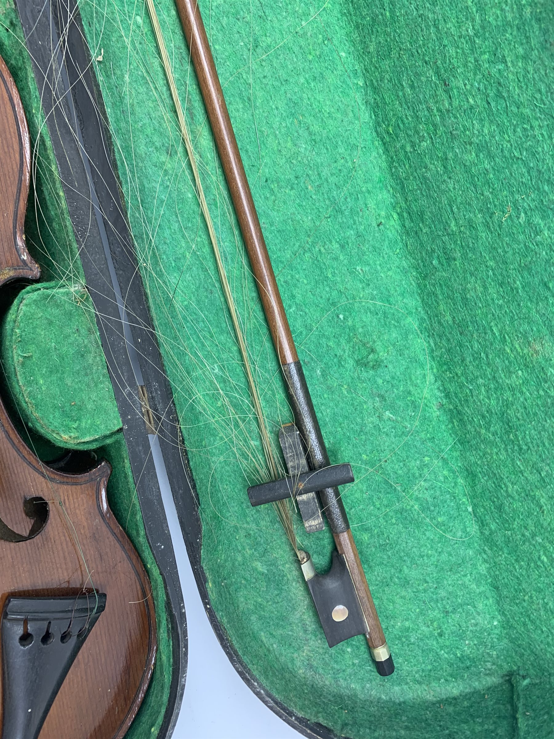 John Murdoch & Co 'The Maidstone' threequarter size violin with 33.5cm