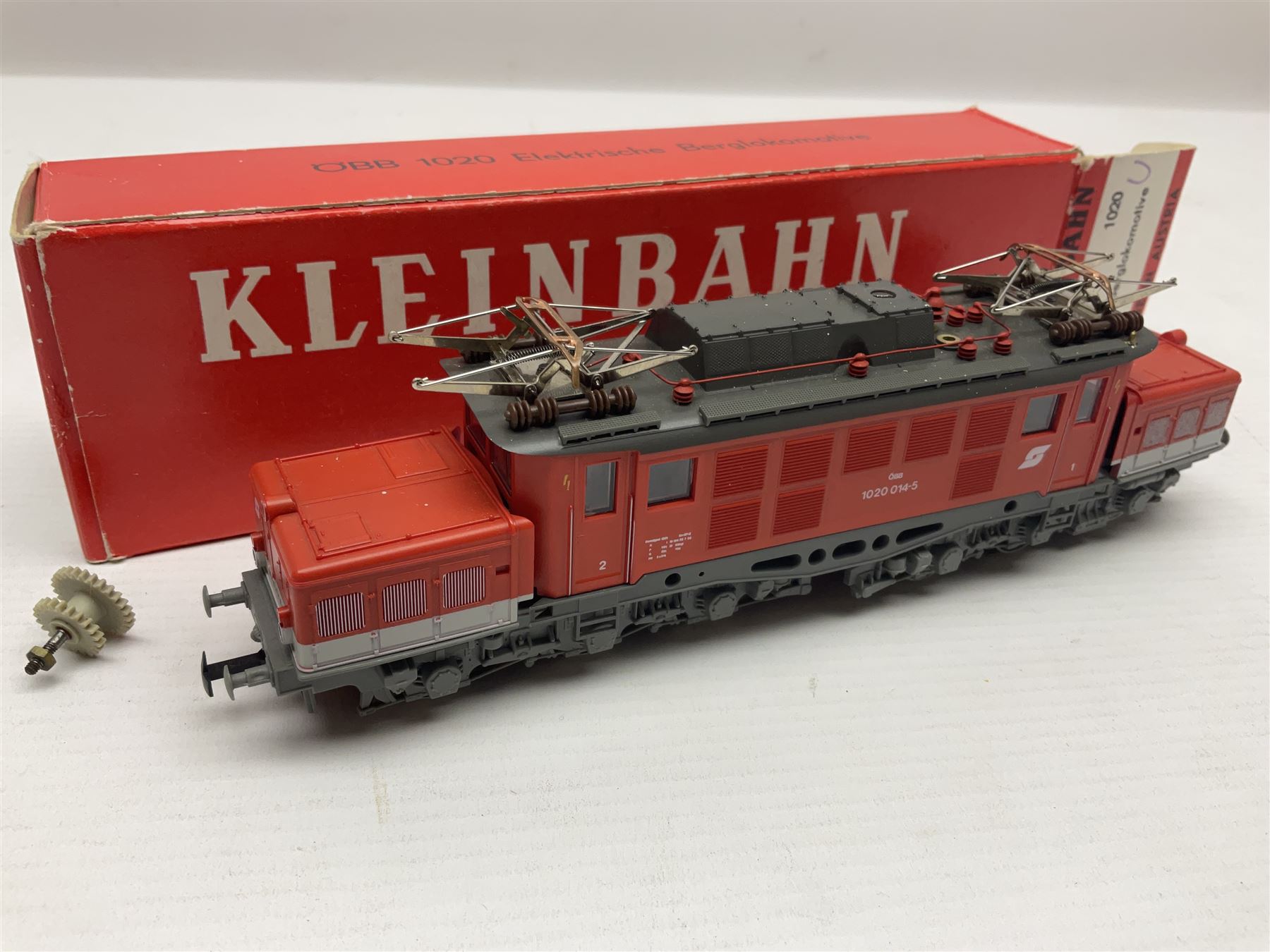 Kleinbahn HO gauge - three locomotives OBB 1020 Elektr. Berglokomotive; OBB 1044.209-3 Elektrische Lokomotive; and OBB 2050 Dieselelektrische; all boxed (3)