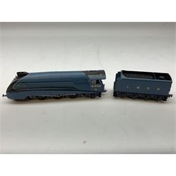 Hornby '00' gauge - LMS Streamlined Princess Coronation Class 4-6-2 locomotive 'Duchess of Hamilton' no. 6229, Class A4 4-6-2 locomotive 'Sir Charles Newton' no. 4901 and Class A4 4-6-2 locomotive 'Mallard' no. 4468, all DCC ready (3)