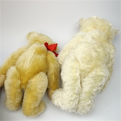 Two modern Steiff teddy bears comprising limited edition white with growler mechanism No.459/4000 H40cm; and blond with (inoperative) growler mechanism (2)