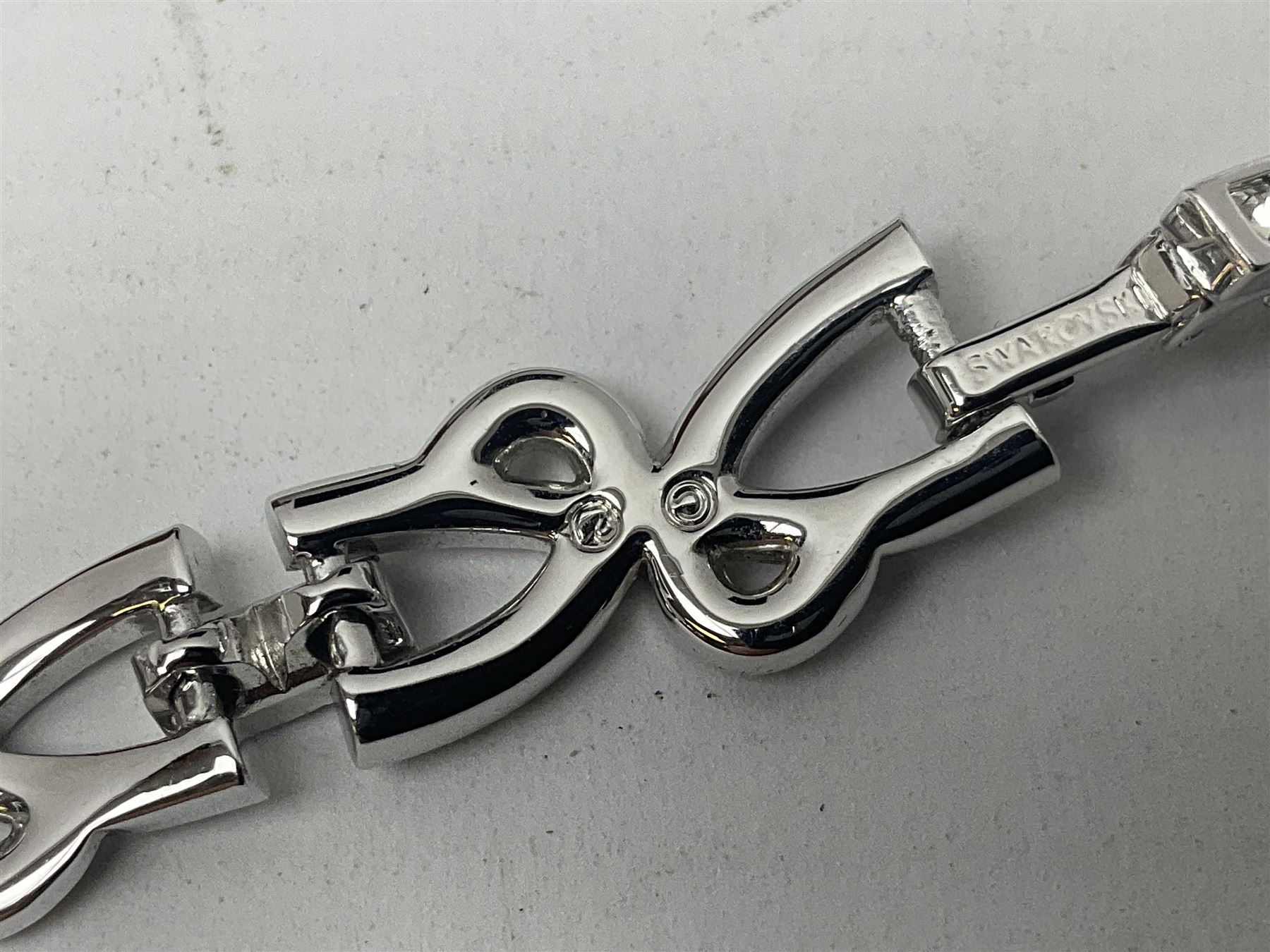 Maurice Lacroix gentlemans quartz wristwatch, 92127, with gold plated case, date apeture and leather strap, together with a Swarovski Crystal bracelet, two silver brooches and two costume brooches