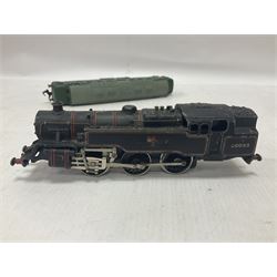 Hornby Dublo - five locomotives comprising Duchess Class ‘Princess of Montrose’ 4-6-2 no.46232 in BR green; Duchess Class ‘Duchess of Atholl’ 4-6-2 no.6231 in LMS crimson; Standard Class 4MT Stannier Tanks 2-6-4 nos.80054 and 80033 in BR black; Diesel Co-Co locomotive in BR green (no number); all loose (6) 