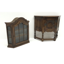  Old Charm oak shaped front side cabinet, single door (W82cm, H72cm, D33cm) and an oak wall cabinet, arched top, single glazed door (W67cm, H70cm, D18cm) (2)  