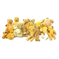 Quantity of early wood wool filled teddy