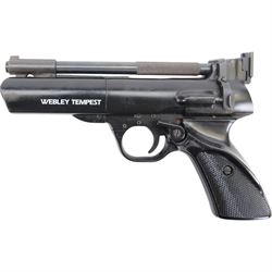 Webley Tempest .22 air pistol, the chamber marked 'Webley Tempest' and 'Webley & Scott Ltd. Made in England' beneath, with black checkered grip, H16cm, L28cm