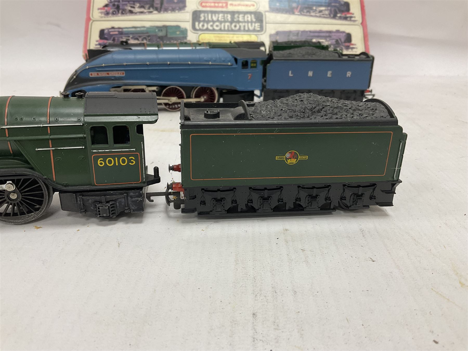 Hornby/Tri-Ang ‘00’ gauge - four locomotives and tenders comprising boxed Class 7P6F 4-6-2 ‘Oliver Cromwell’ no.70013 in BR green; Class A4 4-6-2 ‘Nigel Gresley’ no.7 in LNER blue; Battle of Britain Class 4-6-2 ‘Winston Churchill’ no.21C151 in SR green; Class A3 Gresley 4-6-2 no.60103 in BR green (4) 