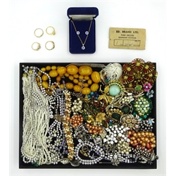  Collection of vintage and later marcasite, diamante and costume jewellery  