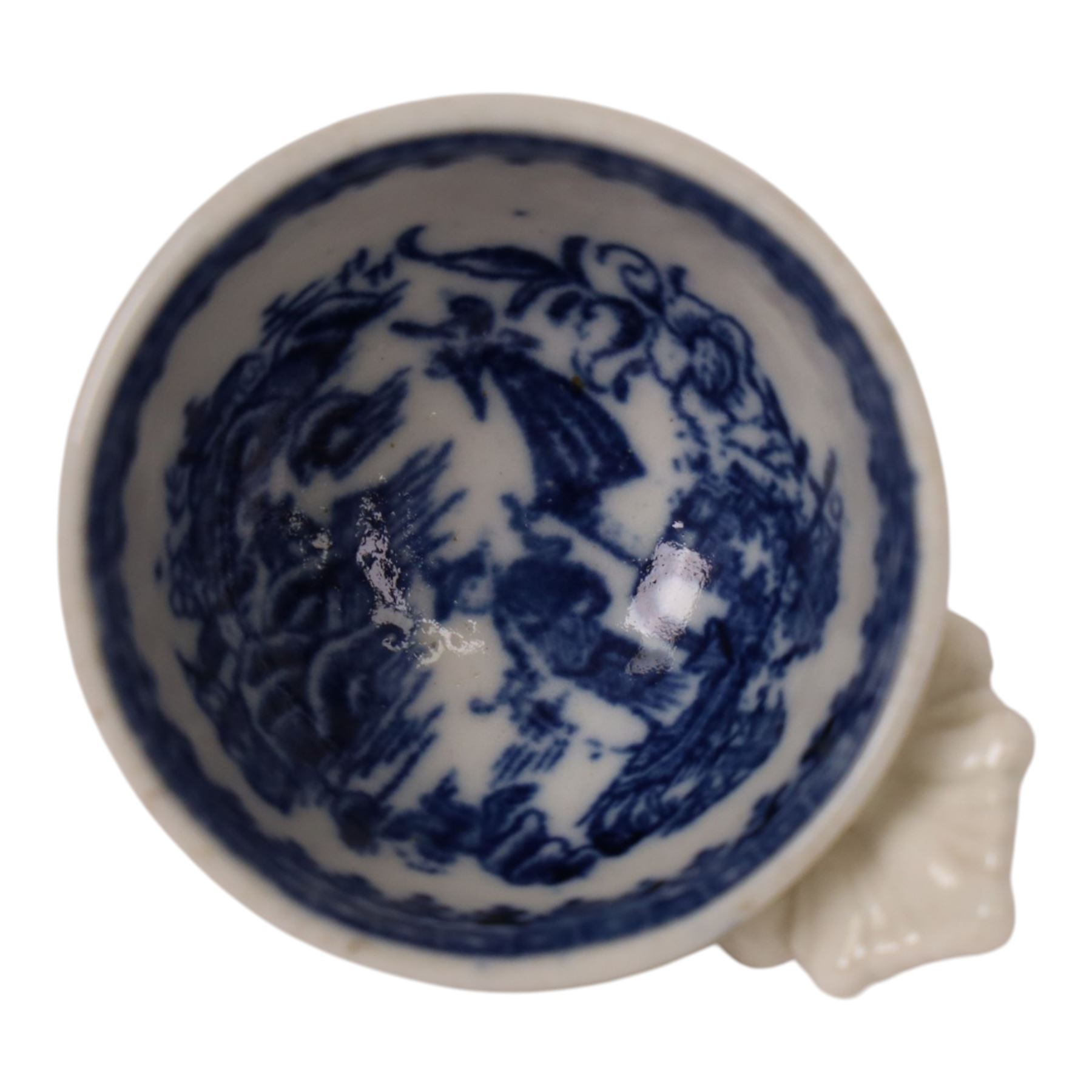Small Caughley blue and white wine tasting cup, decorated in the Fisherman or Pleasure Boat pattern, circa 1785, with scroll thumbpiece handle, D5cm