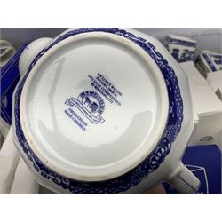 Large quantity of Ringtons blue and white Willow pattern ceramics, to include exclusive collectors examples, dinner plates, teapots, breakfast set, etc, predominantly boxed, four Capodimonte figures comprising example modelled as a girl reading with a puppy, boy giving a bone to a dog, boy reading on cushion and tramp boy sat cross legged with umbrella, together with three The Leonardo Collection figures comprising Midsummer Melody, Alfresco and Butterfly Catchers