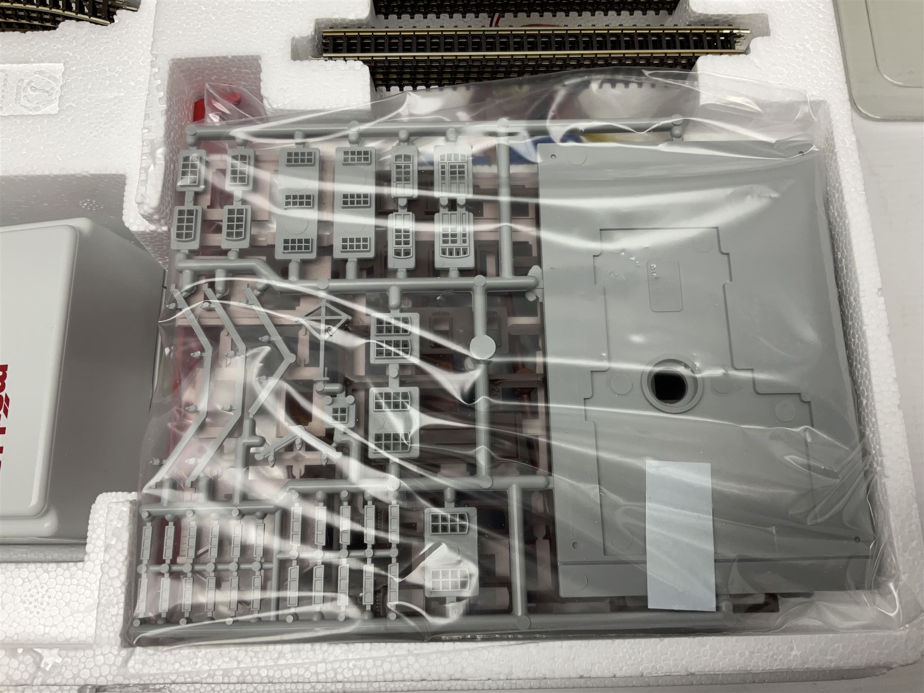 Marklin 'Z' gauge - No.81852 train set with double pantograph locomotive and four goods wagons; boxed