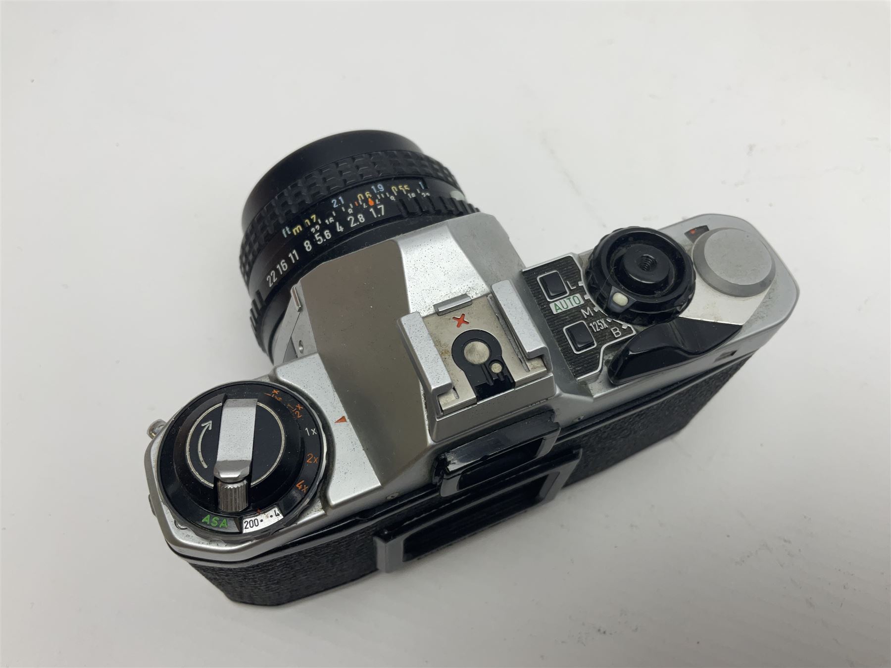 Olympus Pen-EE camera, serial no 415299, with Olympus D.Zuiko 1:3.5 f=2.8cm lens, together with four Olympus Trip 35 cameras, serial nos 4759245, 4257589, 1847727 and 5387611, each with Olympus D. Zuiko 1:28 f=40mm lenses