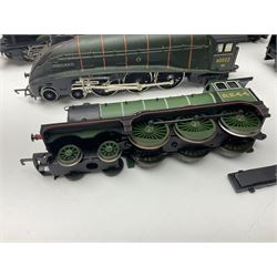 Hornby '00' gauge - Class A1/A3 4-6-2 locomotive 'Flying Scotsman' No.4472; Class A4 4-6-2 locomotive 'Mallard' No.60022; and Class B12 4-6-0 locomotive No.8544; all with tenders; and Lima Class 33 diesel locomotive 'Earl Mountbatten of Burma' No.33027; all unboxed (4)