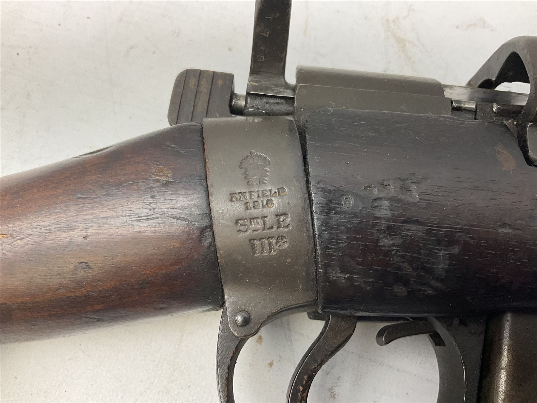 WW1 Lee Enfield SMLE bolt-action rifle, dated 1918, with single barrel band and bayonet fitting L113cm FIREARMS CERTIFICATE REQUIRED OR RFD