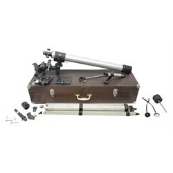 Astronomical telescope with achromatic coated lens, with tripod in wooden box 