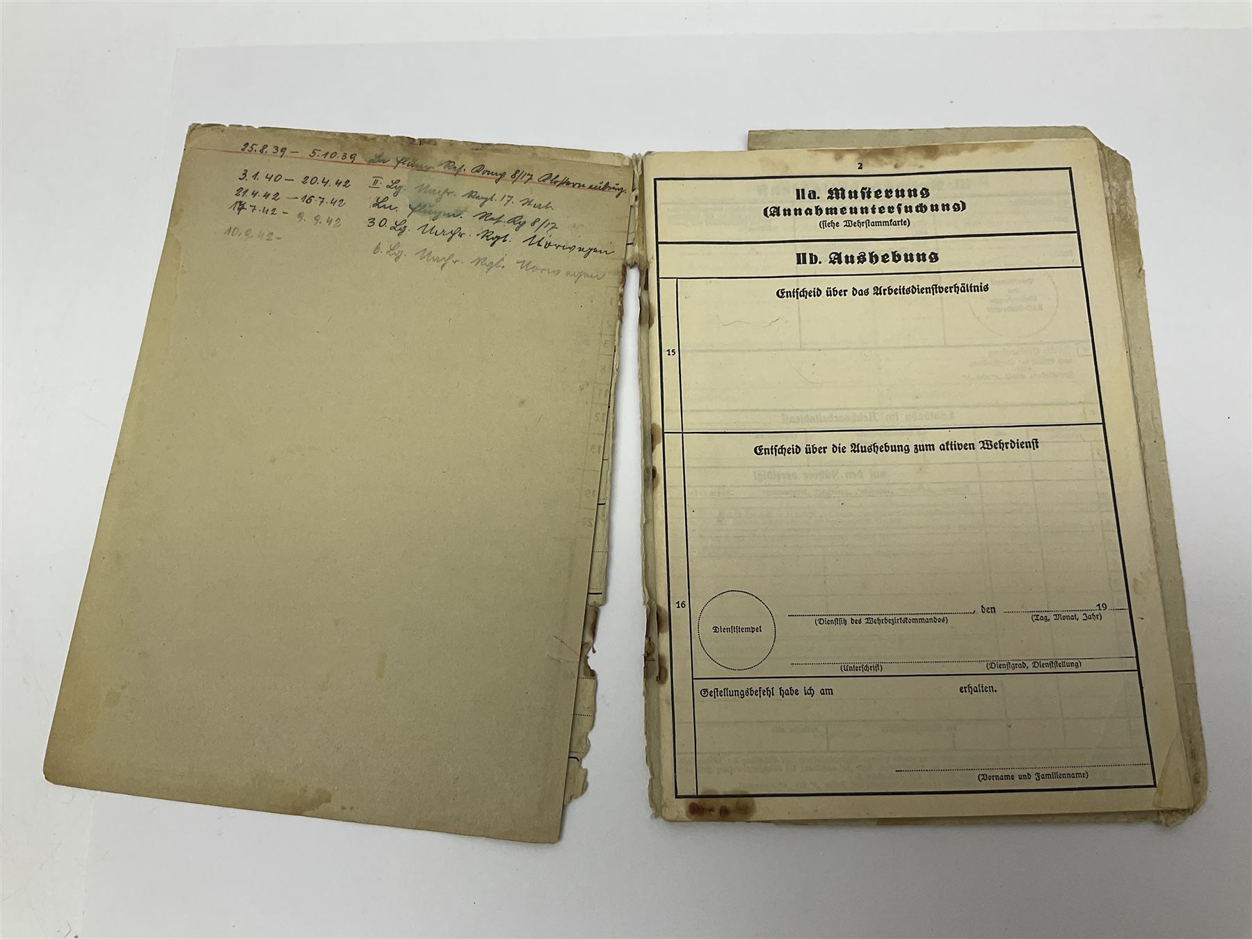 WW2 German Luftwaffe Service Record Folder and Book