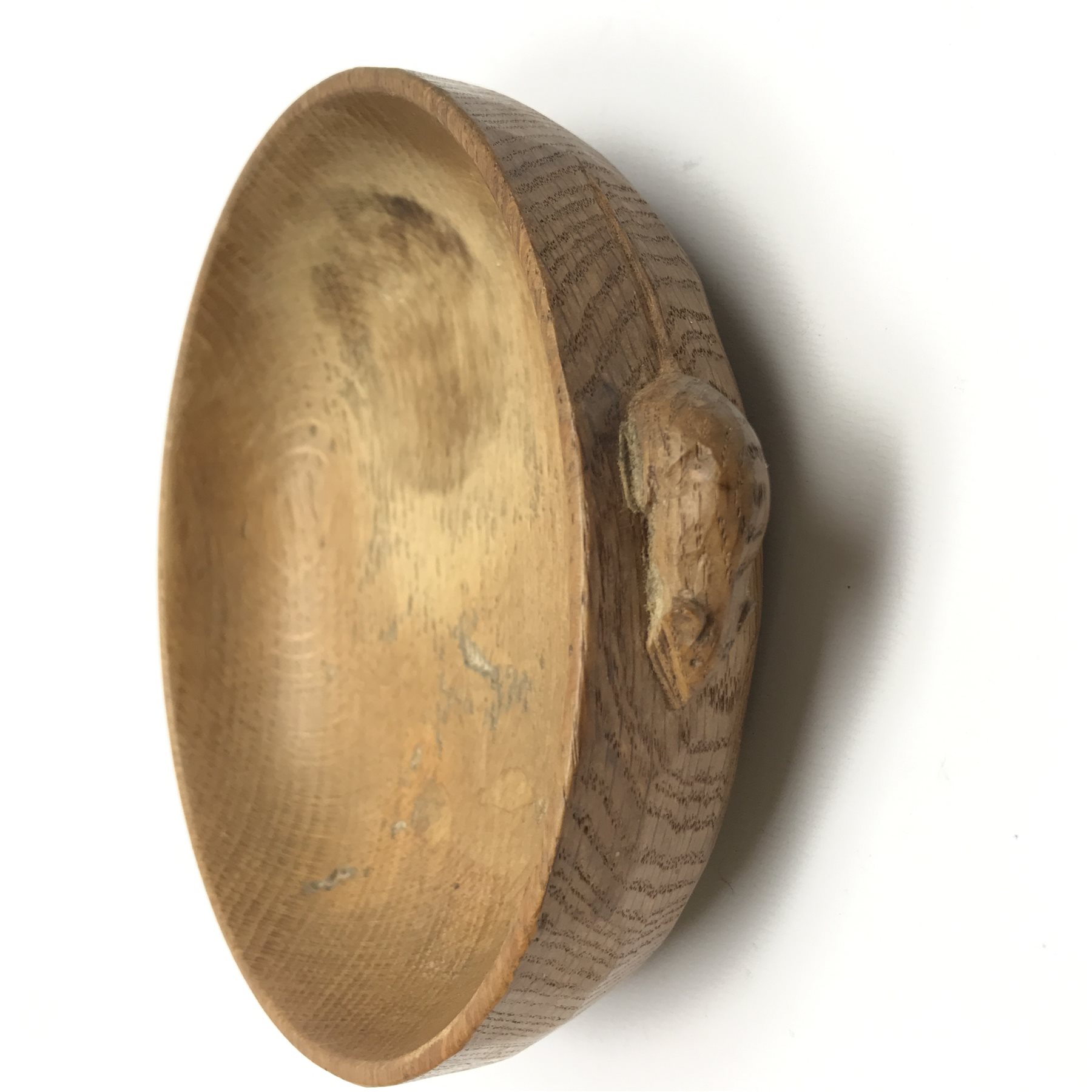 'Mouseman' small oak nut bowl by Robert Thompson of Kilburn, D16cm
