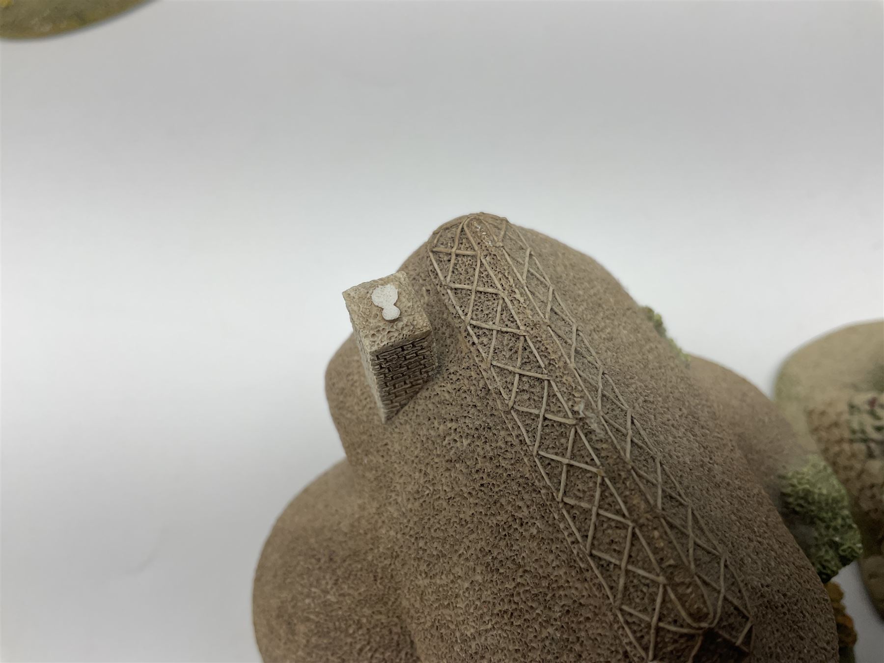 Thirty Lilliput lane, to include Hill Top, Bottle Oven, April Cottage, Thimble Cottage, Honeysuckle III, Gullivers Pantry etc